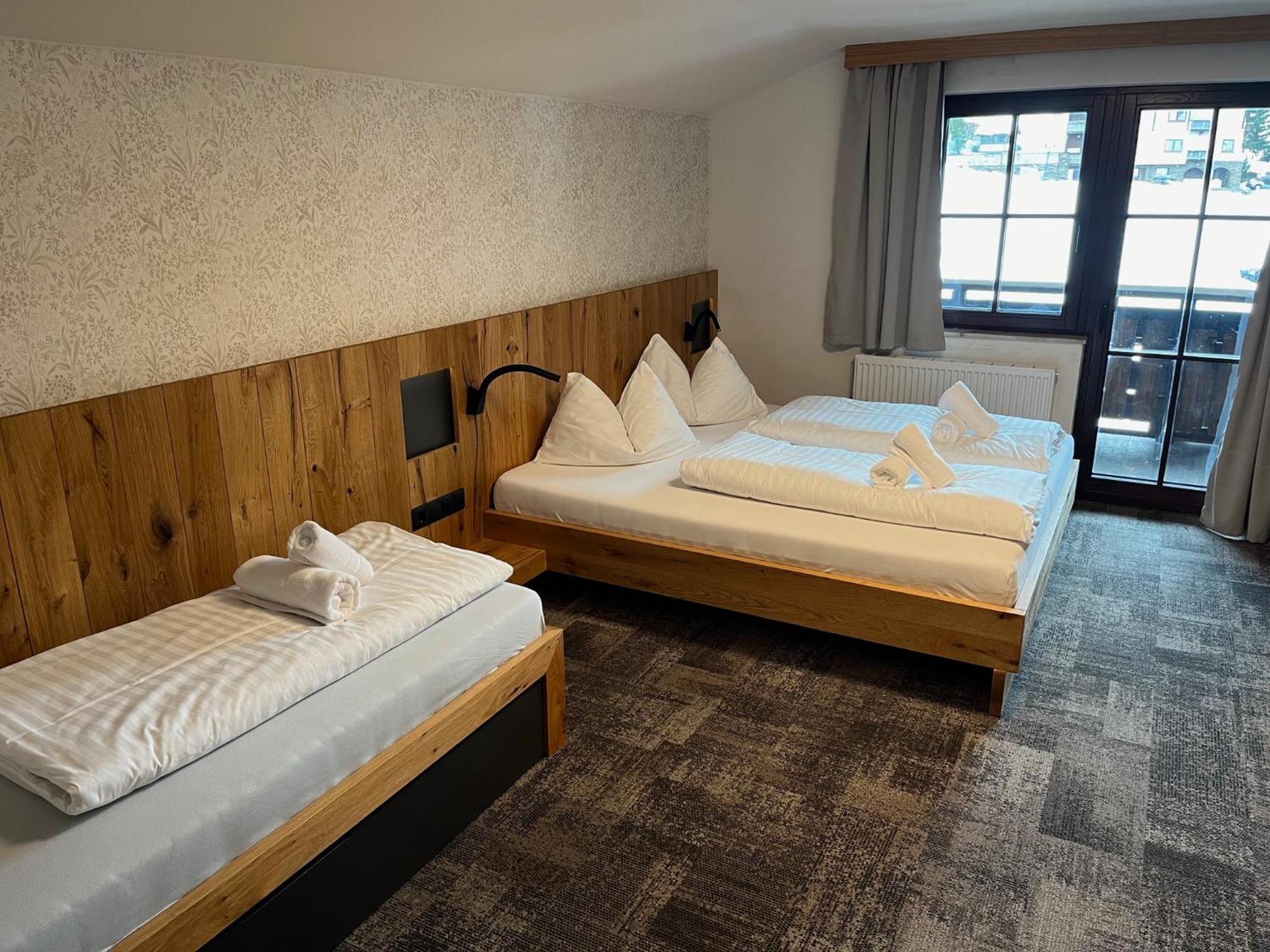 Tieflehner Hof Pitztalhaus Hotel 皮茨河谷圣莱昂哈德 外观 照片