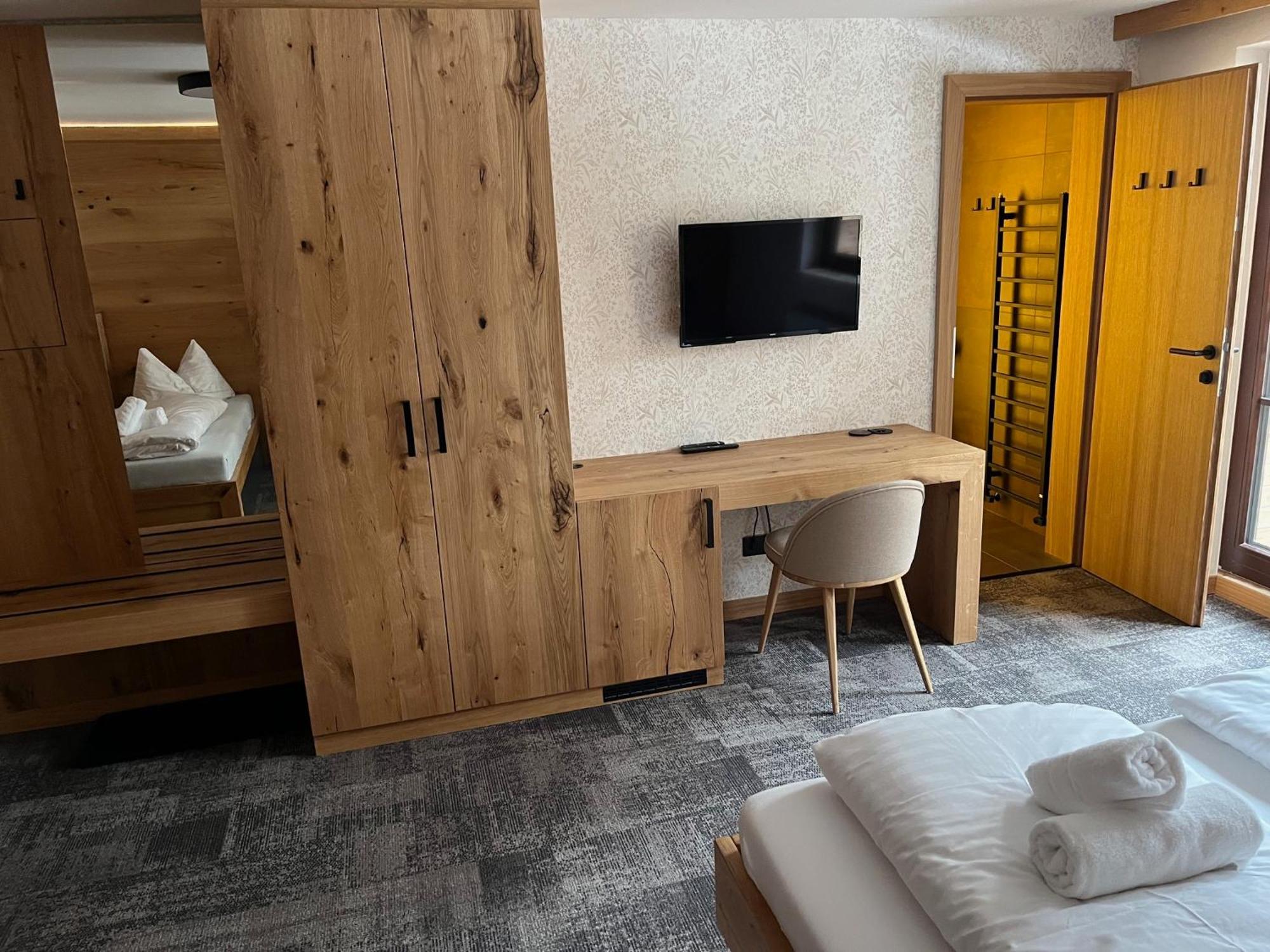 Tieflehner Hof Pitztalhaus Hotel 皮茨河谷圣莱昂哈德 外观 照片